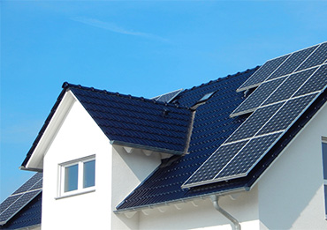 Как установить солнечную батарею на крышу?