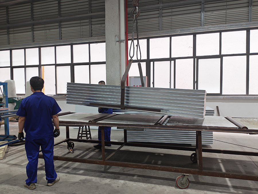 Sandwich panels Production process