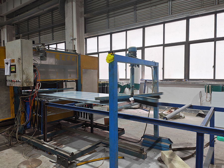 Sandwich panels Production process