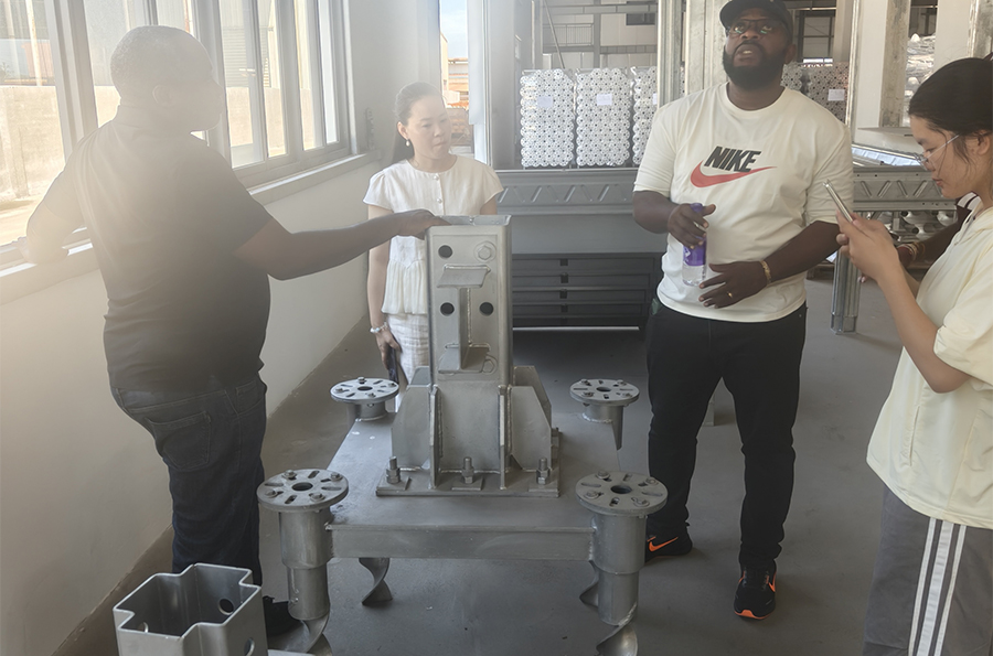 Client visits Yumisteel factory