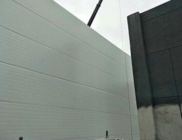 Как построить дом из сэндвич-панелей?